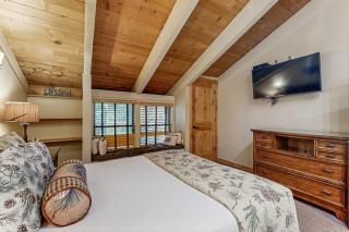 Lofted gem w full kitchen free WiFi patio shared pool and hot tub - 1