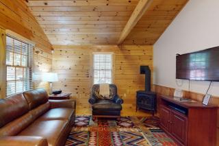 Escape to a dog-friendly cabin w/streaming, kitchen, fireplace & nature nearby - 7