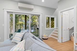 Kinney Cabin: 5-Bedroom Lakefront Home - 3