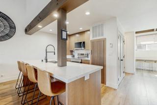 Delightful townhome with blissful beach lounging and numerous lovely amenities - 0