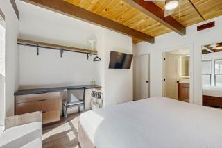 Delightful townhome with blissful beach lounging and numerous lovely amenities - 3