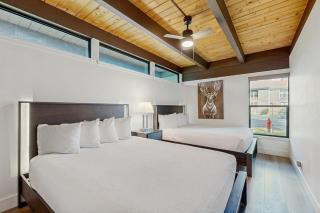 Delightful townhome with blissful beach lounging and numerous lovely amenities - 1