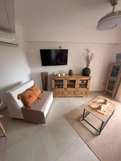 Alquilo departamento en complejo Village Golf - 1
