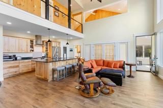 Modern Dreamy Moosehead Home - Lake Views, Walk to - 4
