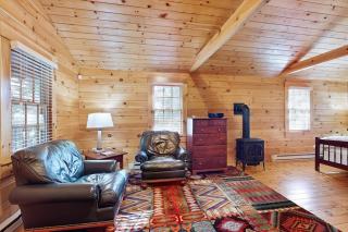 Quaint studio cabin near hiking trails with gym & pool table - dog-friendly - 7