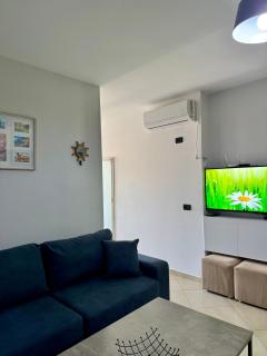Curri Apartment in Twin Tower- modern Apartament 4 people, 3 min from the Beach - 4