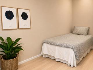 Urban Comfy 2BR Flat - 4