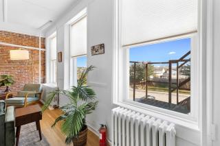 Kimball Apartment, Modern Studio on Main Street Ro - 1