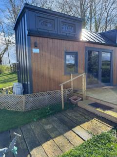 Kniveton Wood Hut - 7