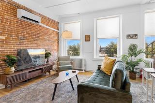 Kimball Apartment, Modern Studio on Main Street Ro - 8
