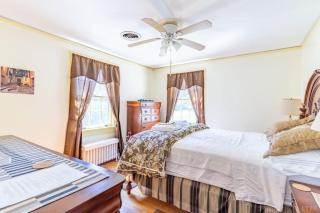 Welcome to your private cozy room #2 near LU, Stadium & general hospital - 5