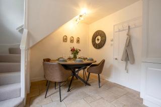 Old Lumford Cottage, Bakewell - Picturesque Riverside Property - 1