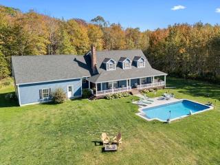 Cove House with Private Pool, Ocean Views, Family - 0