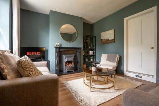 Old Lumford Cottage, Bakewell - Picturesque Riverside Property - 5