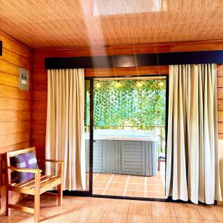 Private Tropical Escape with Jacuzzi & BBQ Bungalow 3 - 3