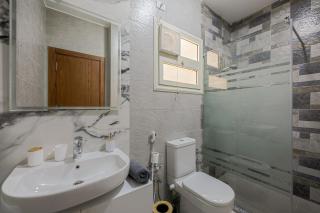 Quiet Stylish Apartment near New Marina with Pool View - 6