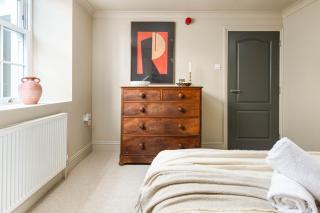 Stylish Garden Flat in Redland-Parking for 5 pounds per day-By FabAccommodation - 1