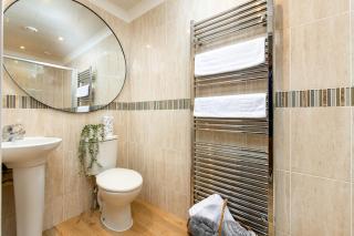 Stylish Garden Flat in Redland-Parking for 5 pounds per day-By FabAccommodation - 7
