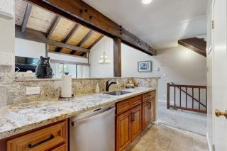 Resort townhome with private beach access & lakefront pool - 2