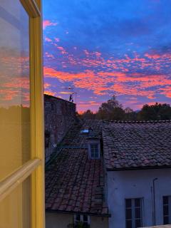 Bright Rooftop Apartment with Views over Historic Lucca - 3