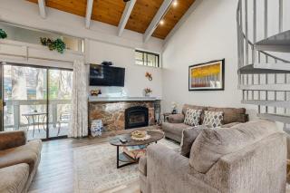 An elevated mountain escape awaits at this Lakeland Village townhome - 0