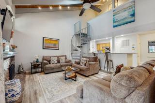 An elevated mountain escape awaits at this Lakeland Village townhome - 7
