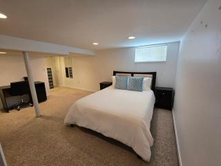 Large Room with Private Bath in Pentagon City - Walk to METRO - 9