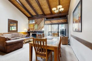 Cozy townhouse with pool access deck fireplace and WiFi - 4