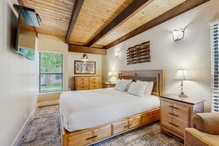 Your gateway to Tahoe with private beach access a lakefront pool & near skiing - 2