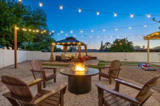 Casa Verde Midtown Firepit Lounge - 0