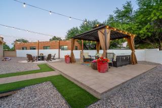 Casa Verde Midtown Firepit Lounge - 4