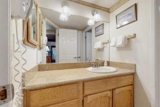 Quintessential Heavenly basecamp at Lakeland Village with amazing amenities - 1