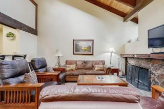 An all-season getaway near Heavenly with private beach access & a lakefront pool - 4
