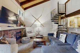 Dreamy mountain basecamp at Lakeland Village with amazing amenities - 5