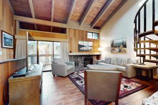 Your dream mountain getaway awaits at this Lakeland Village townhome - 8