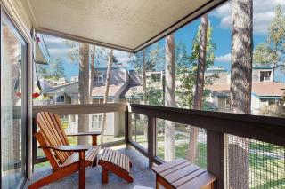 Lofted gem close to the lake with pool hot tub beach access & WiFi - 9