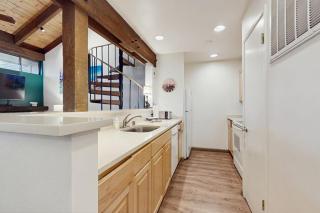 Welcome to a quintessential mountain hideaway brimming with Lake Tahoe charm - 3