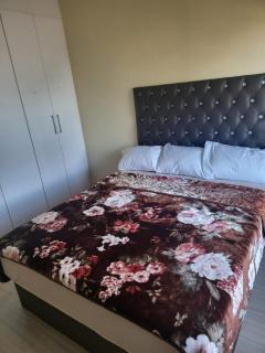 Room to rent in a 3 bedroom serviced Apartment - 6