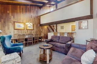Serene townhome with easy beach lounging and numerous relaxing amenities - 5