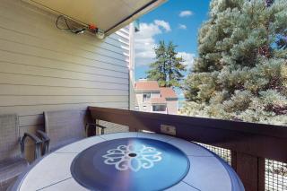 Let reality drift away with the lake view at this townhome with a private beach - 7
