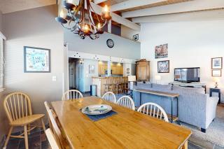 Inviting townhome with serene days on the beach and numerous relaxing amenities - 5