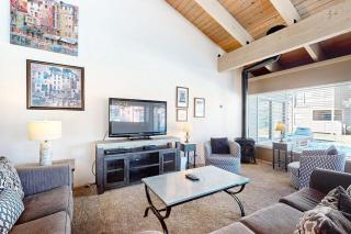 Inviting townhome with serene days on the beach and numerous relaxing amenities - 6