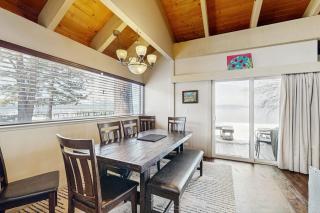 Waterfront townhome with picturesque lake views and a plethora of fun amenities - 4