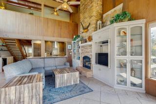 Waterview townhome with two lofts for comfortable lounging and aquatic amenities - 7