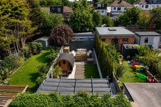 Design-Led 3-Bed Home with Garden, Hot Tub, Sauna & Parking - 7