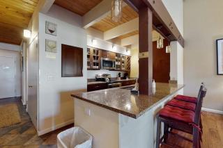 Bright townhome with lazy days on the beach and bountiful relaxing amenities - 4