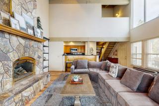 Serene townhome with homey ambience lazy days on the beach and many amenities - 7