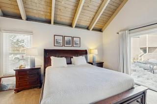 Serene townhome with homey ambience lazy days on the beach and many amenities - 2