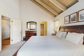 Serene townhome with homey ambience lazy days on the beach and many amenities - 1