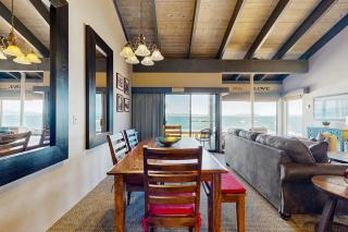 All-season adventure awaits at this lakefront gem with amazing views & amenities - 3